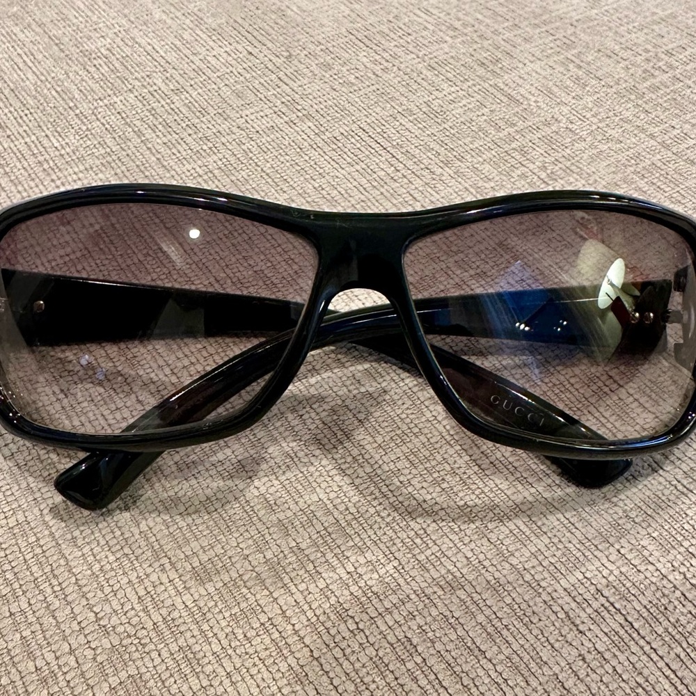 Gucci Black Horsebit Sunglasses and case